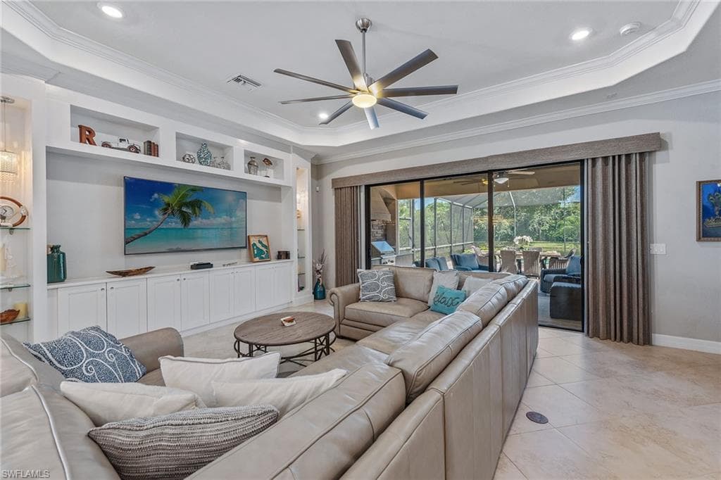2846 Aviamar Cir, Naples, FL 34114-7