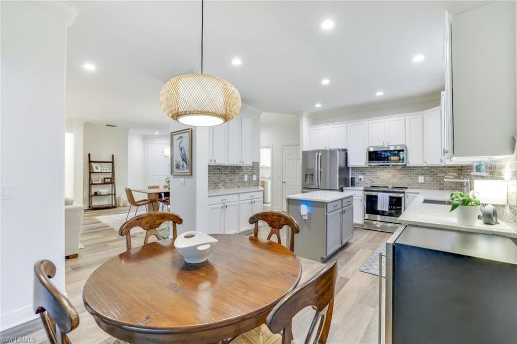 4956 Shaker Heights Ct 101, Naples, FL 34112-9