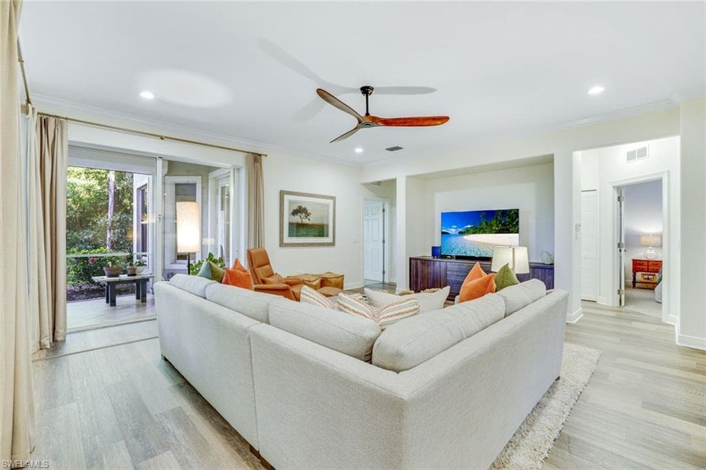 4956 Shaker Heights Ct 101, Naples, FL 34112-3