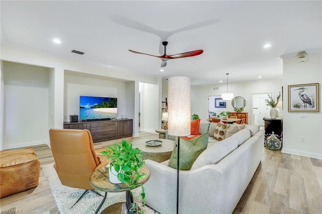 4956 Shaker Heights Ct 101, Naples, FL 34112-4