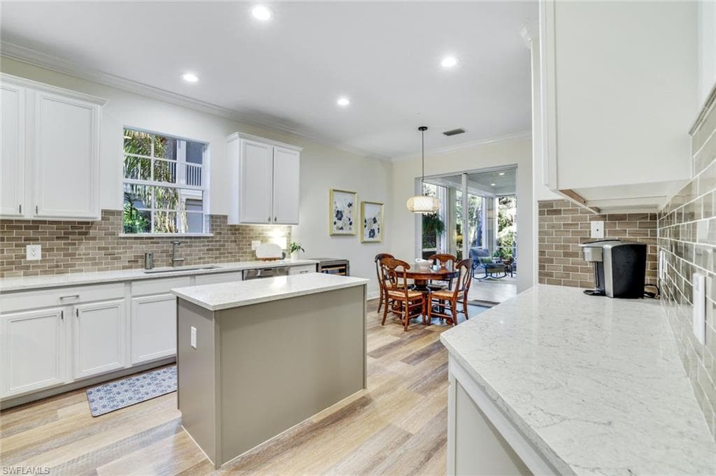 4956 Shaker Heights Ct 101, Naples, FL 34112-5