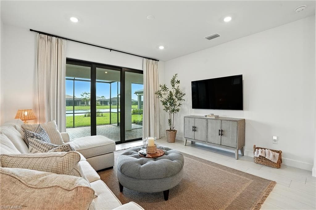 1863 Mesa Ln, Naples, FL 34120-8