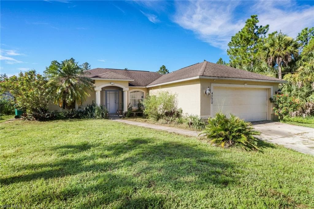 4720 22nd Ave SE, Naples, FL 34117-1