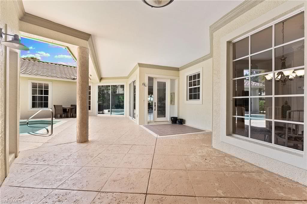 104 Via Napoli, Naples, FL 34105-8