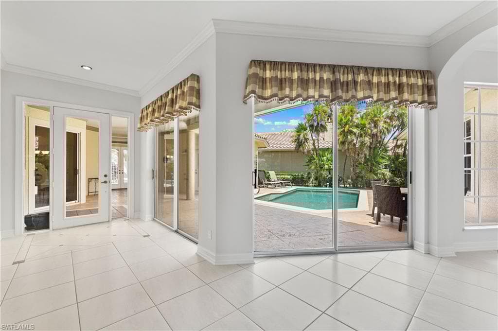 104 Via Napoli, Naples, FL 34105-9