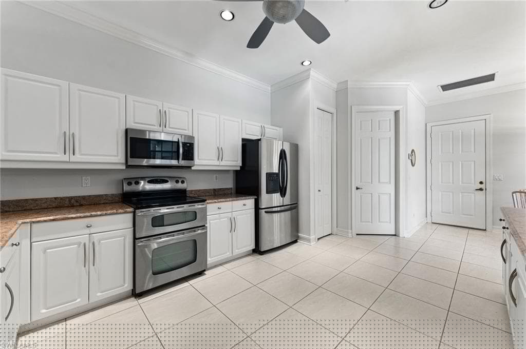 104 Via Napoli, Naples, FL 34105-17