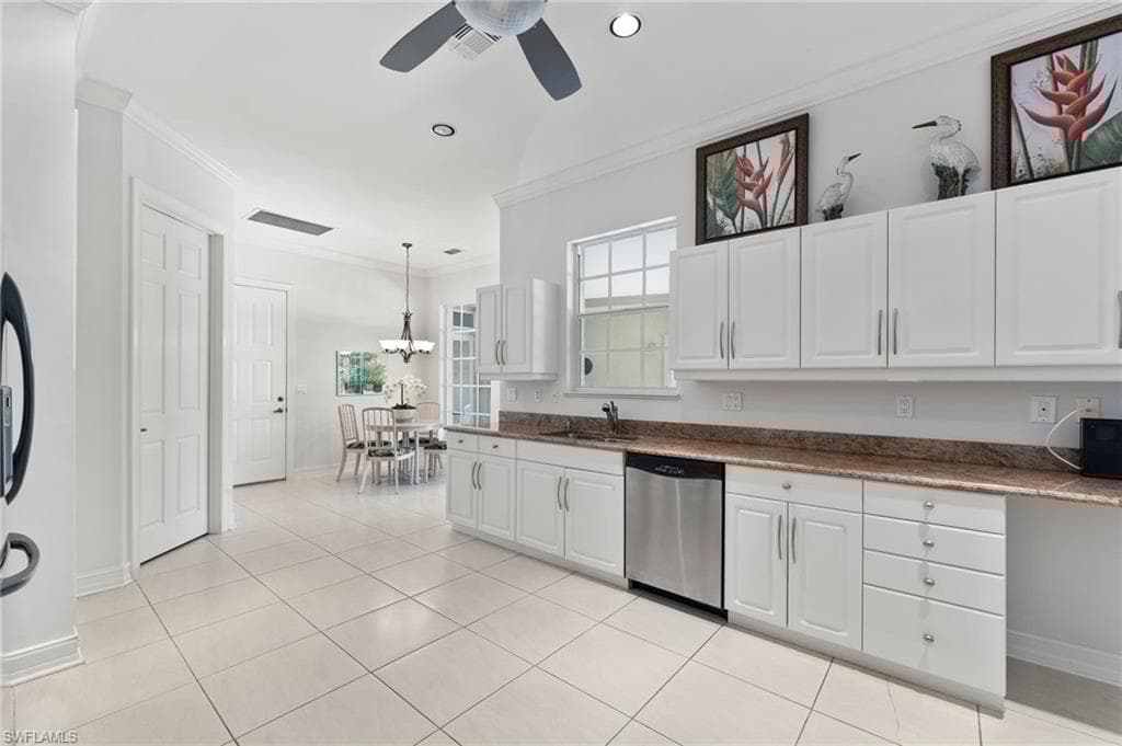 104 Via Napoli, Naples, FL 34105-18