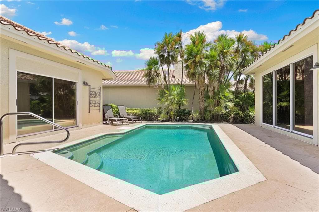 104 Via Napoli, Naples, FL 34105-5