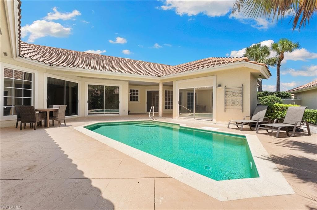 104 Via Napoli, Naples, FL 34105-6