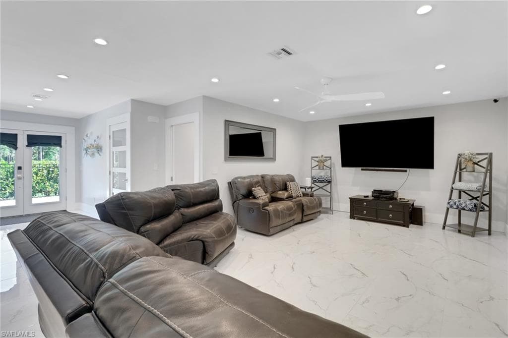 3360 2nd Ave SE, Naples, FL 34117-8