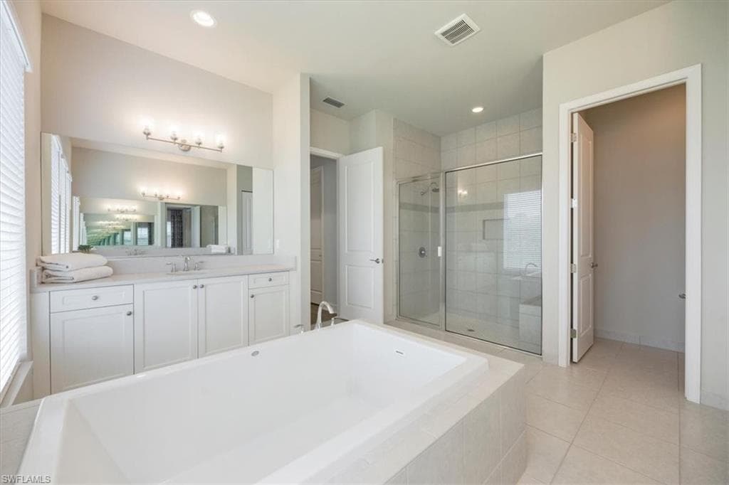 28648 Wharton Dr, Bonita Springs, FL 34135-19