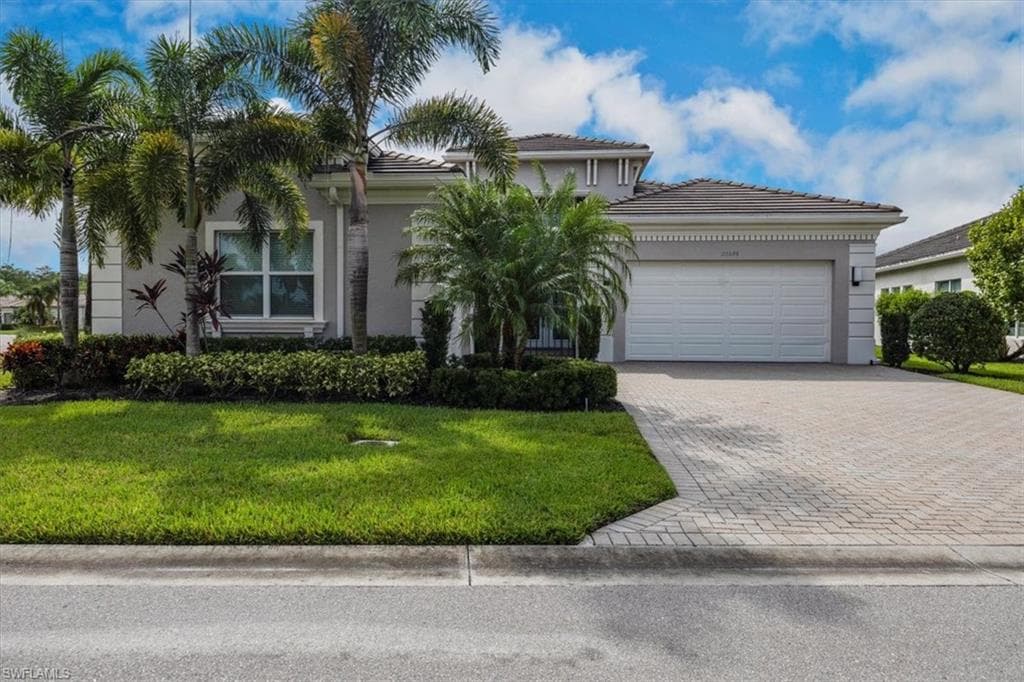 28648 Wharton Dr, Bonita Springs, FL 34135-1