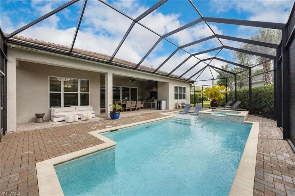28648 Wharton Dr, Bonita Springs, FL 34135-28