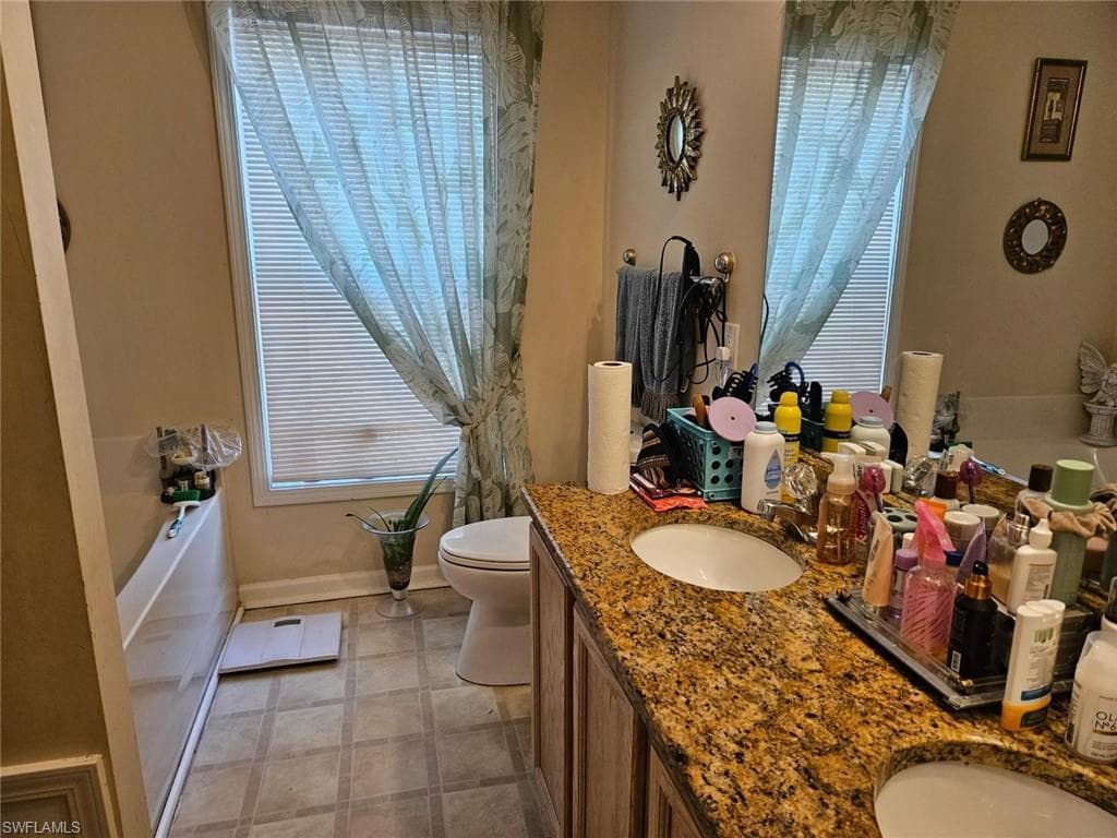 199 Leawood Cir, Naples, FL 34104-11