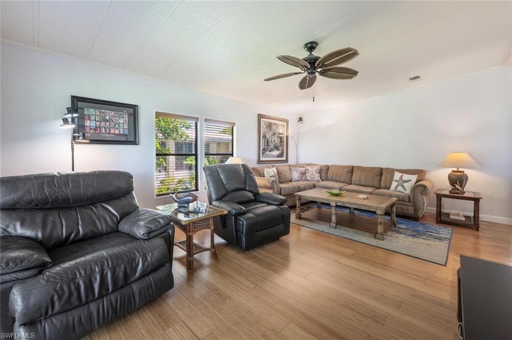 105 Calais Ct, Naples, FL 34112-9