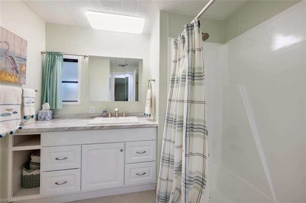 105 Calais Ct, Naples, FL 34112-16