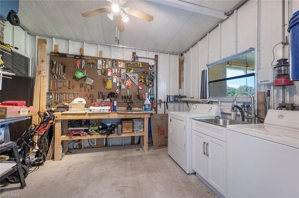 105 Calais Ct, Naples, FL 34112-24