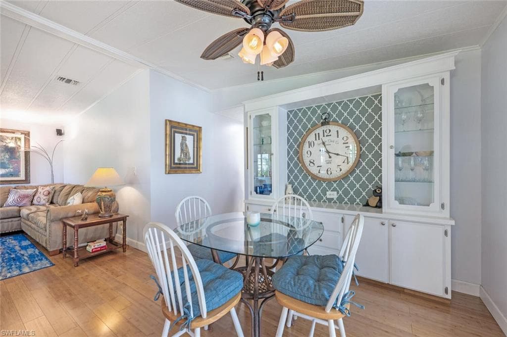 105 Calais Ct, Naples, FL 34112-6