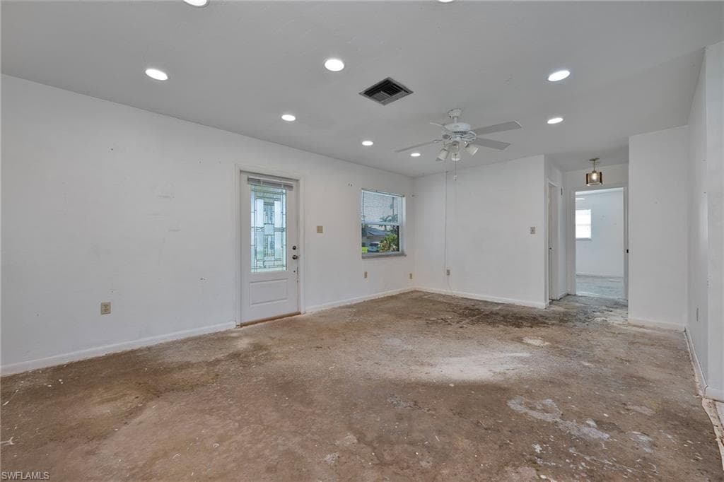 5160 31st Ave SW, Naples, FL 34116-6