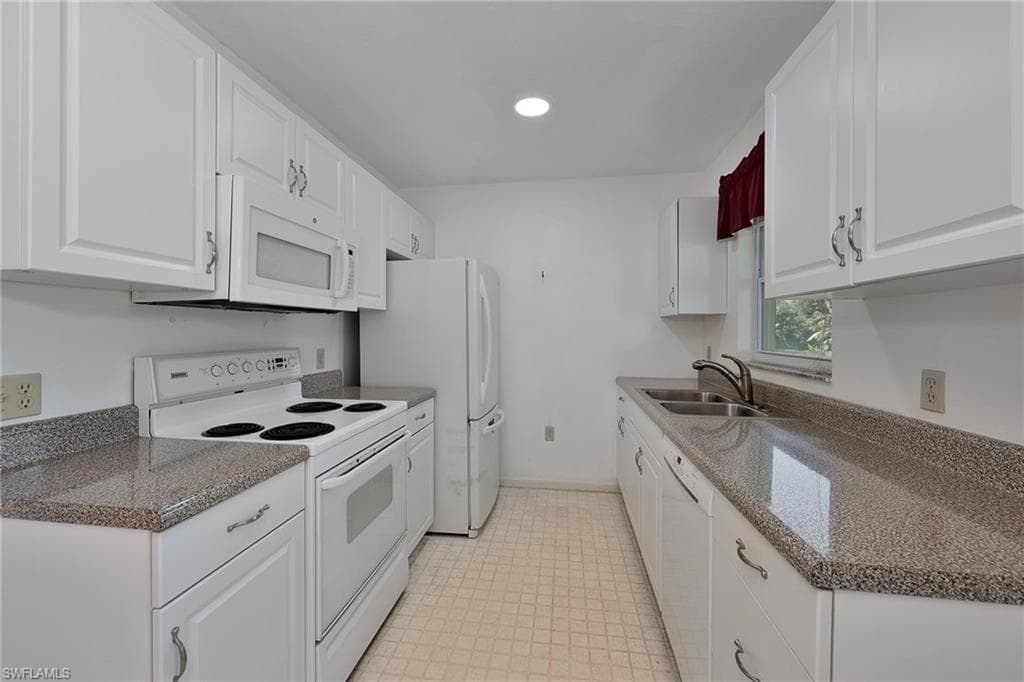 5160 31st Ave SW, Naples, FL 34116-7
