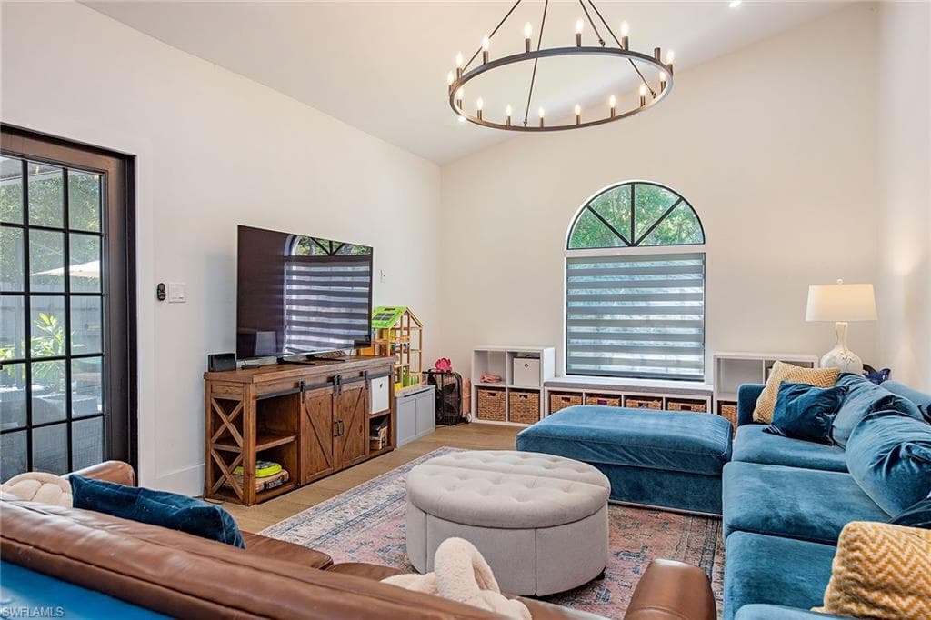 5960 Bur Oaks Ln, Naples, FL 34119-6