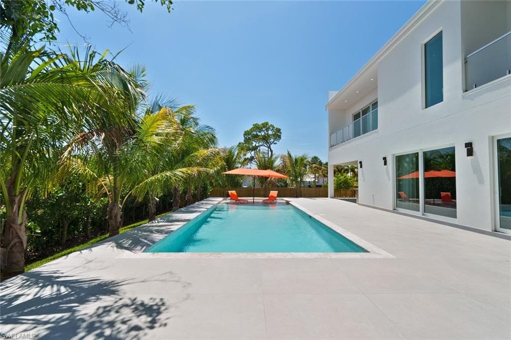 1135 Bluebird Ave, Marco Island, FL 34145-11