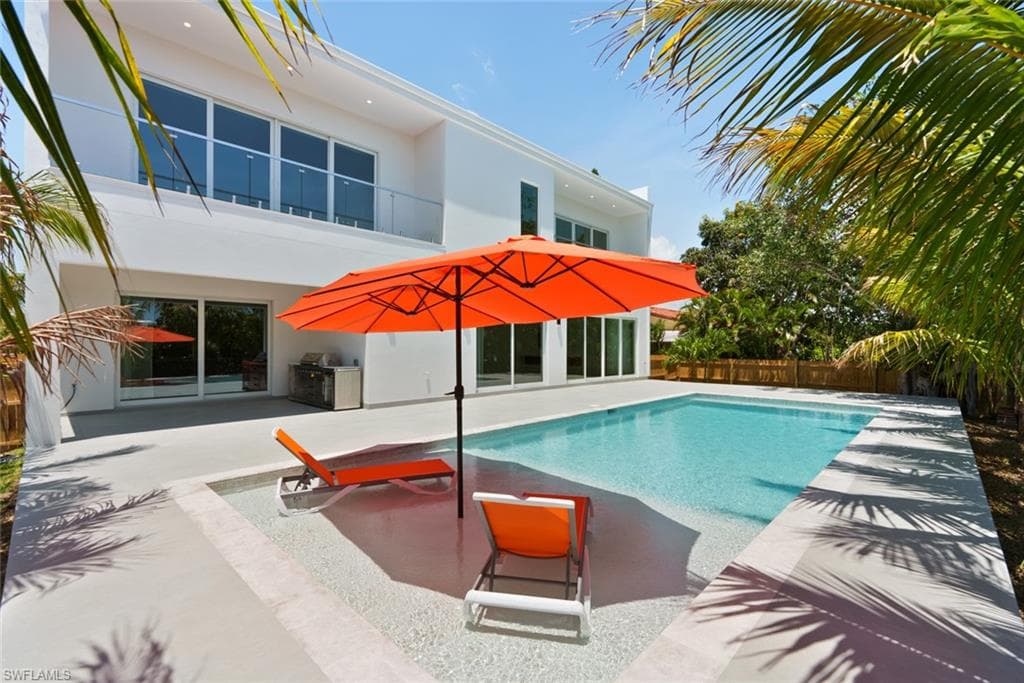 1135 Bluebird Ave, Marco Island, FL 34145-13
