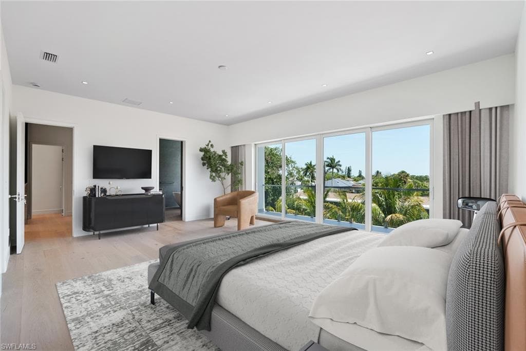1135 Bluebird Ave, Marco Island, FL 34145-19