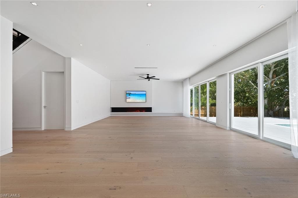 1135 Bluebird Ave, Marco Island, FL 34145-32