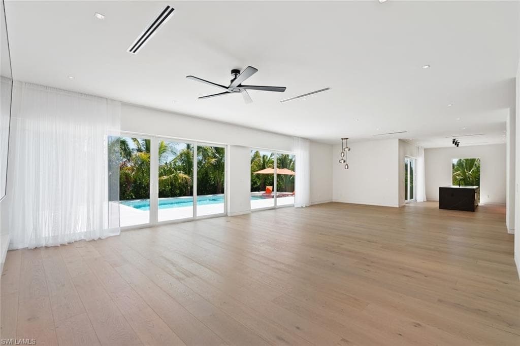 1135 Bluebird Ave, Marco Island, FL 34145-34