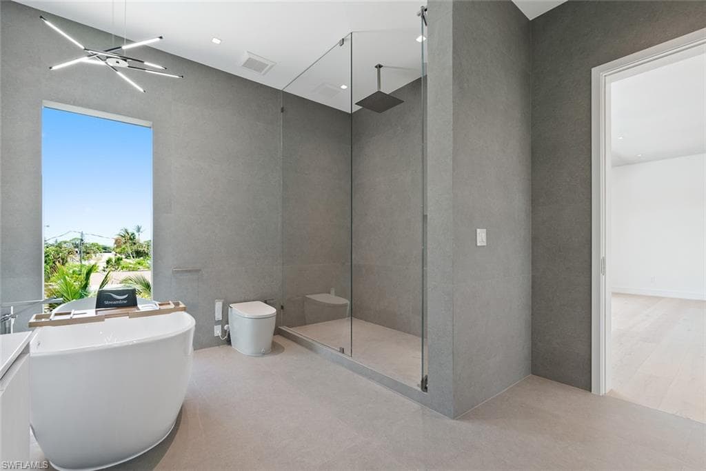 1135 Bluebird Ave, Marco Island, FL 34145-37