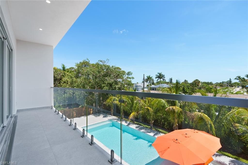 1135 Bluebird Ave, Marco Island, FL 34145-38