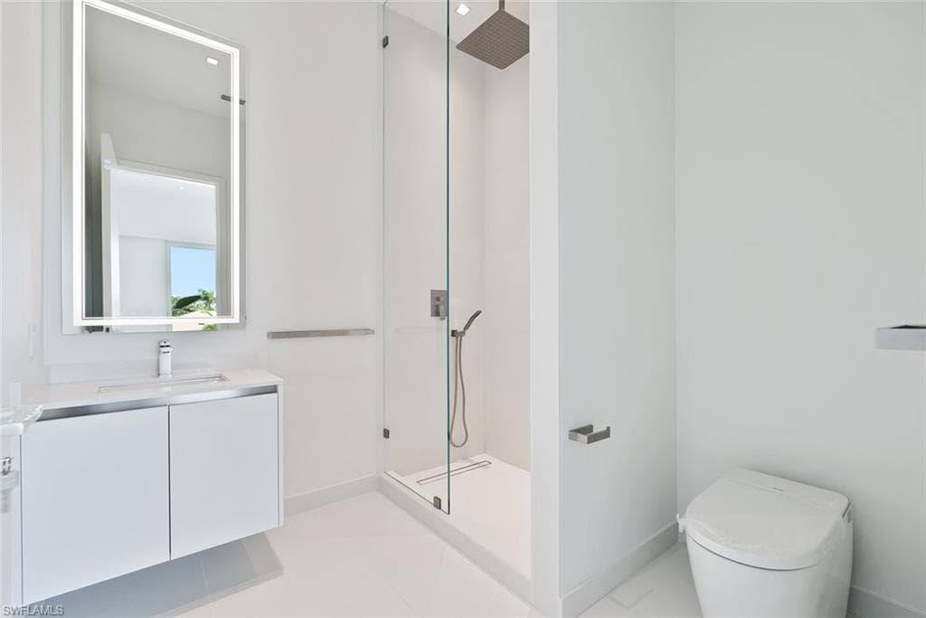 1135 Bluebird Ave, Marco Island, FL 34145-45