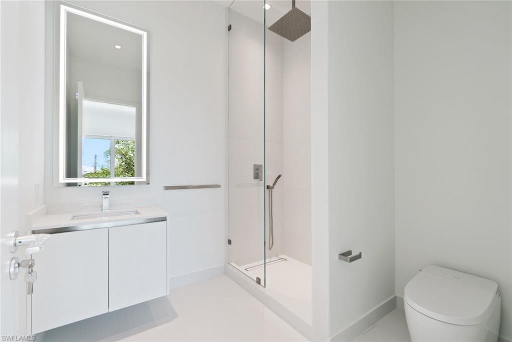 1135 Bluebird Ave, Marco Island, FL 34145-48