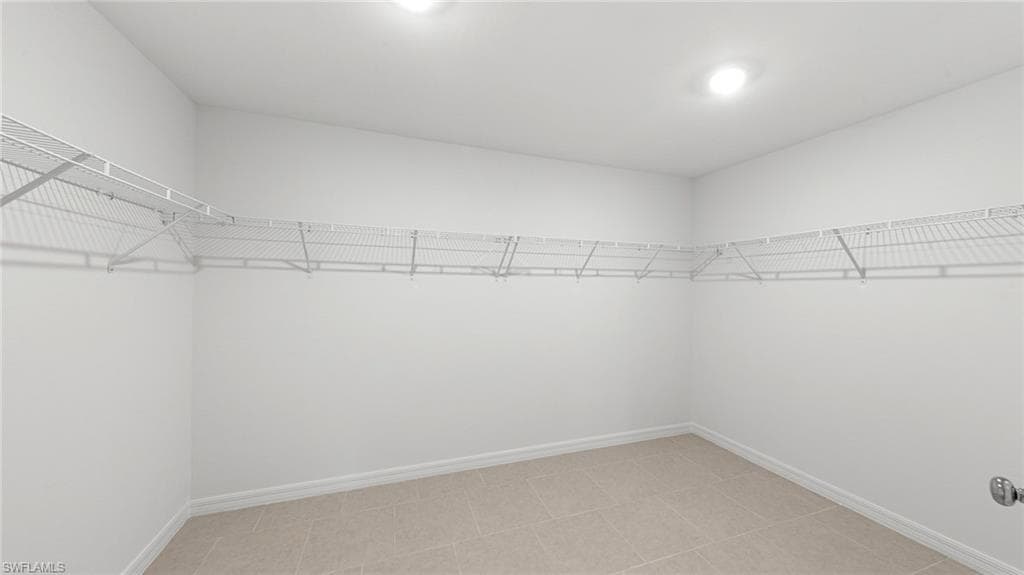 2116 39th Ter, Cape Coral, FL 33909-27