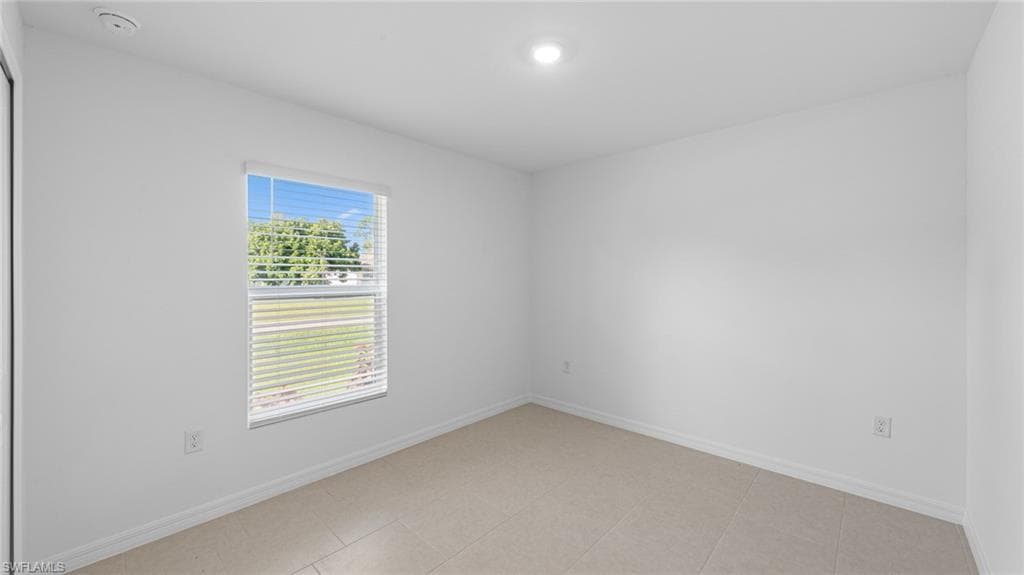 3346 13th Pl, Cape Coral, FL 33909-11