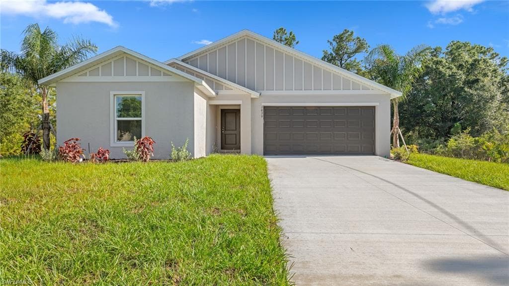 3346 13th Pl, Cape Coral, FL 33909-1