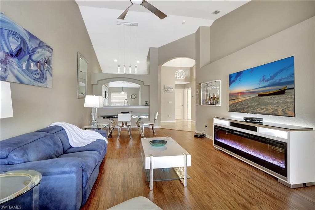 8244 Ibis Cove Cir, Naples, FL 34119-9