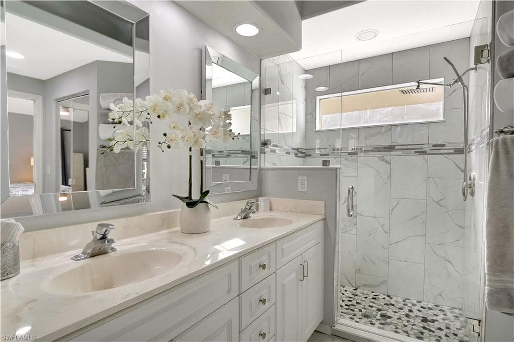 8244 Ibis Cove Cir, Naples, FL 34119-5