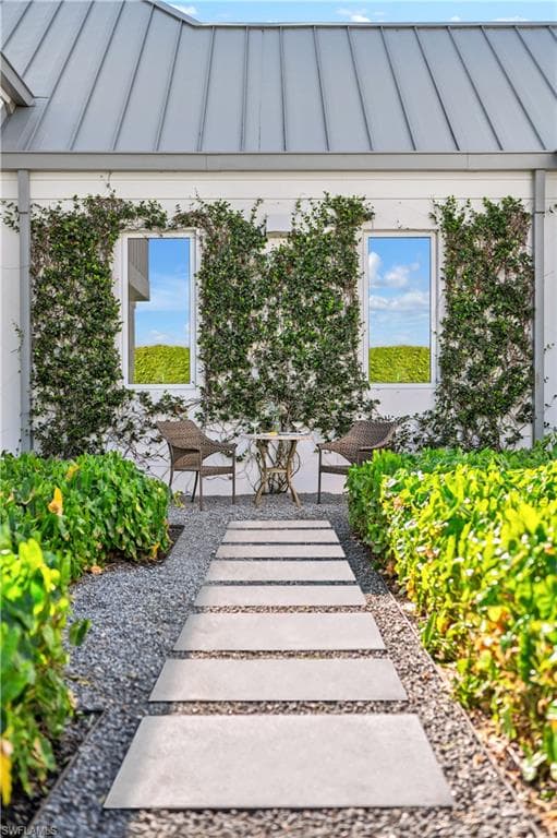 581 Myrtle Rd, Naples, FL 34108-19