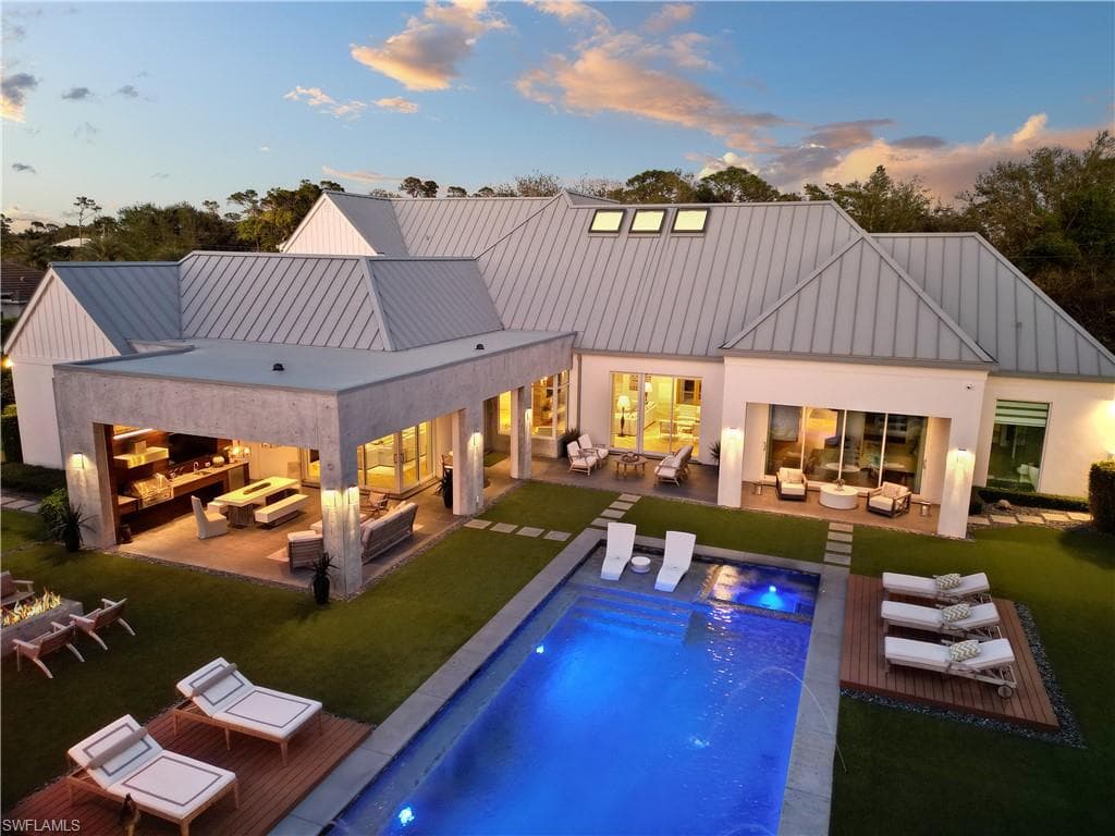 581 Myrtle Rd, Naples, FL 34108-1