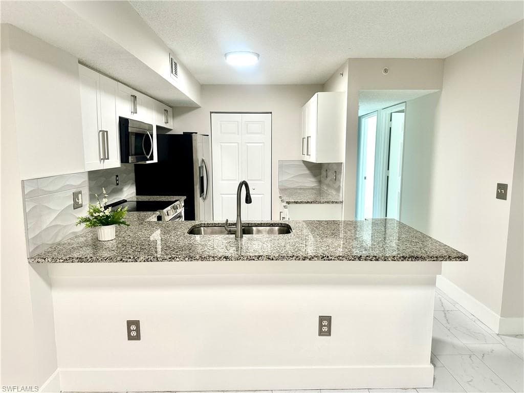 1875 Florida Club Dr 7112, Naples, FL 34112-19
