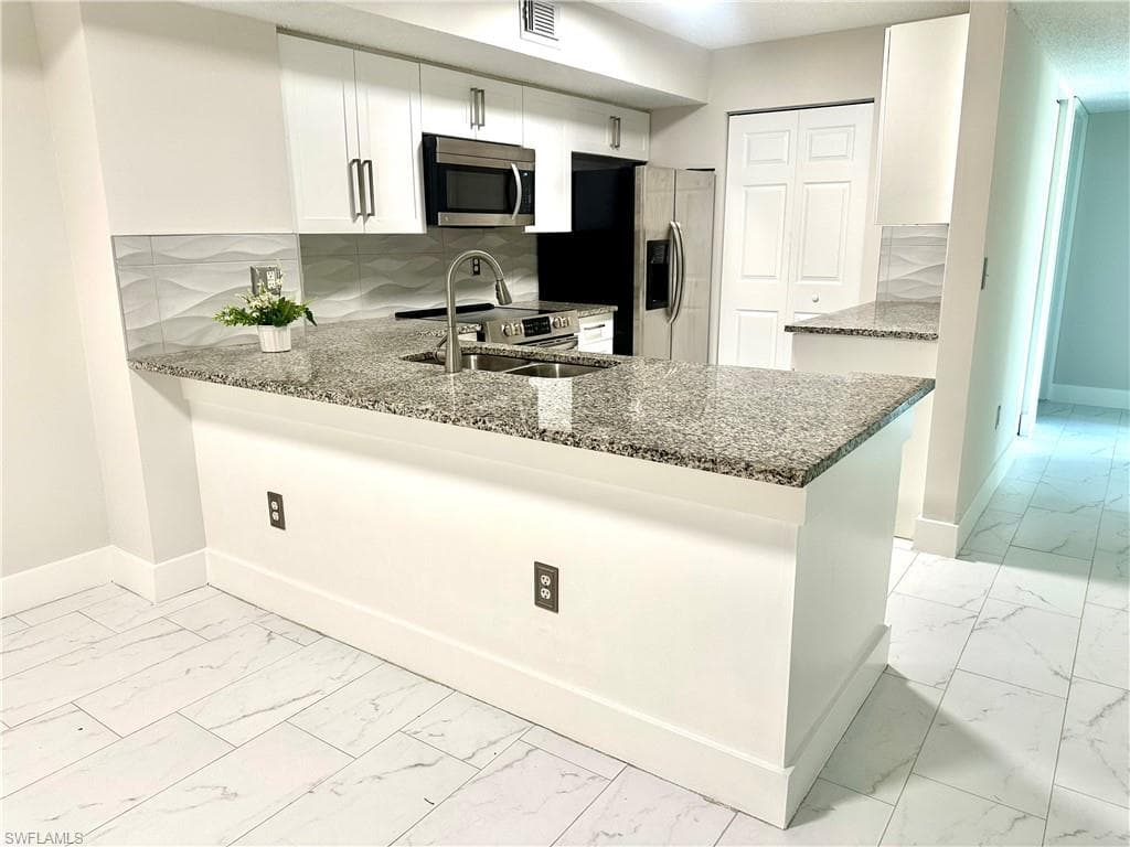 1875 Florida Club Dr 7112, Naples, FL 34112-27