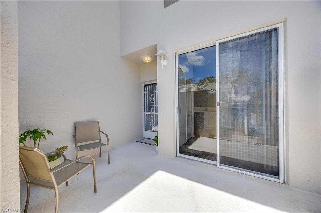 3745 Fieldstone Blvd 1102, Naples, FL 34109-4