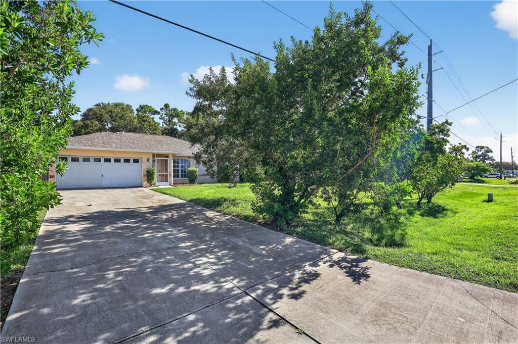 8155 Caloosa Rd, Fort Myers, FL 33967-30