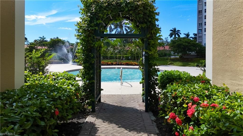 6537 Marissa Loop 11, Naples, FL 34108-31