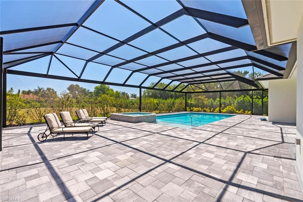 9974 Winterview Dr, Naples, FL 34109-10