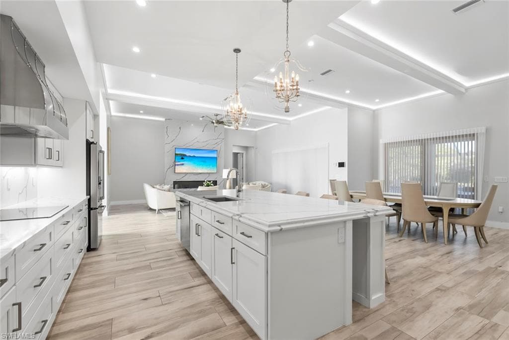 9974 Winterview Dr, Naples, FL 34109-15