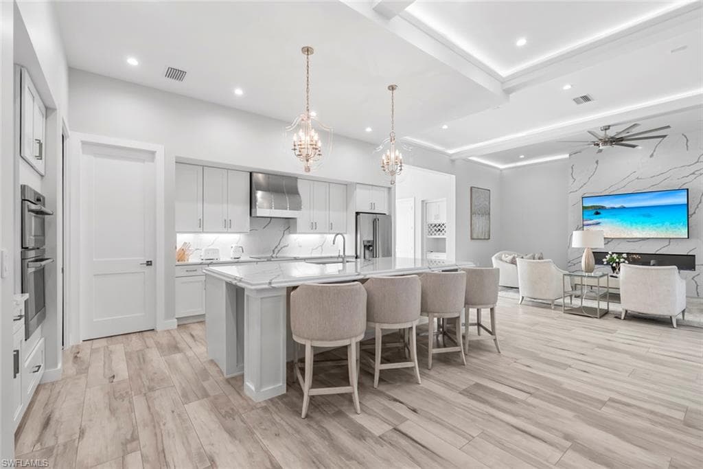 9974 Winterview Dr, Naples, FL 34109-16