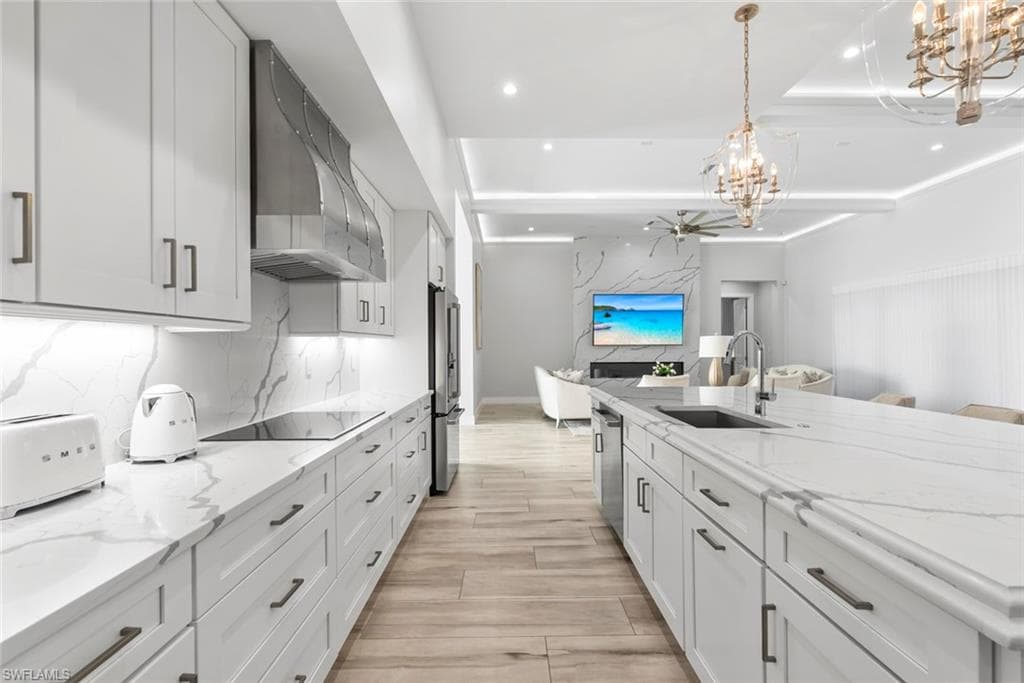 9974 Winterview Dr, Naples, FL 34109-18